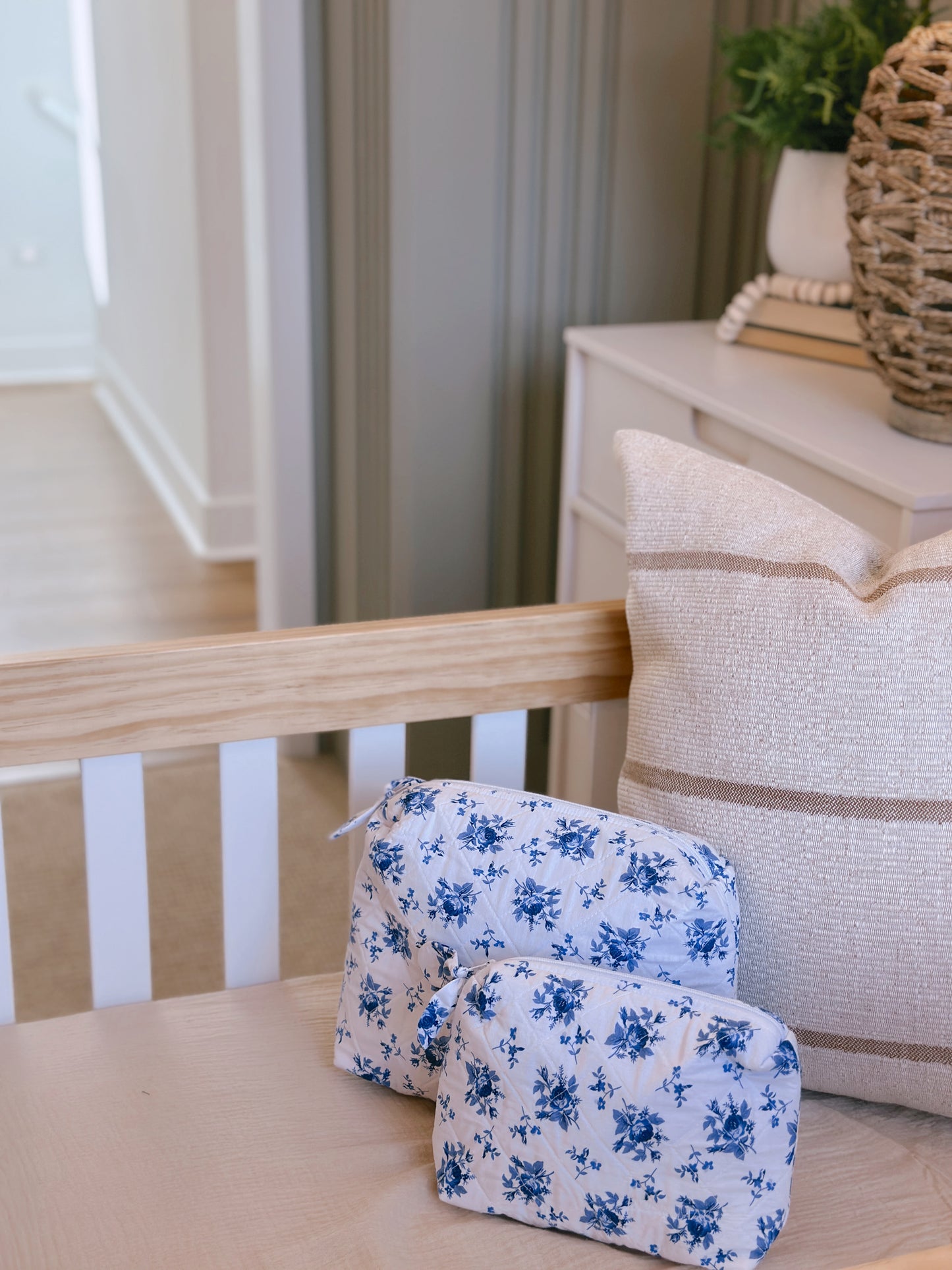 Bag Organizer in Blue Kiss