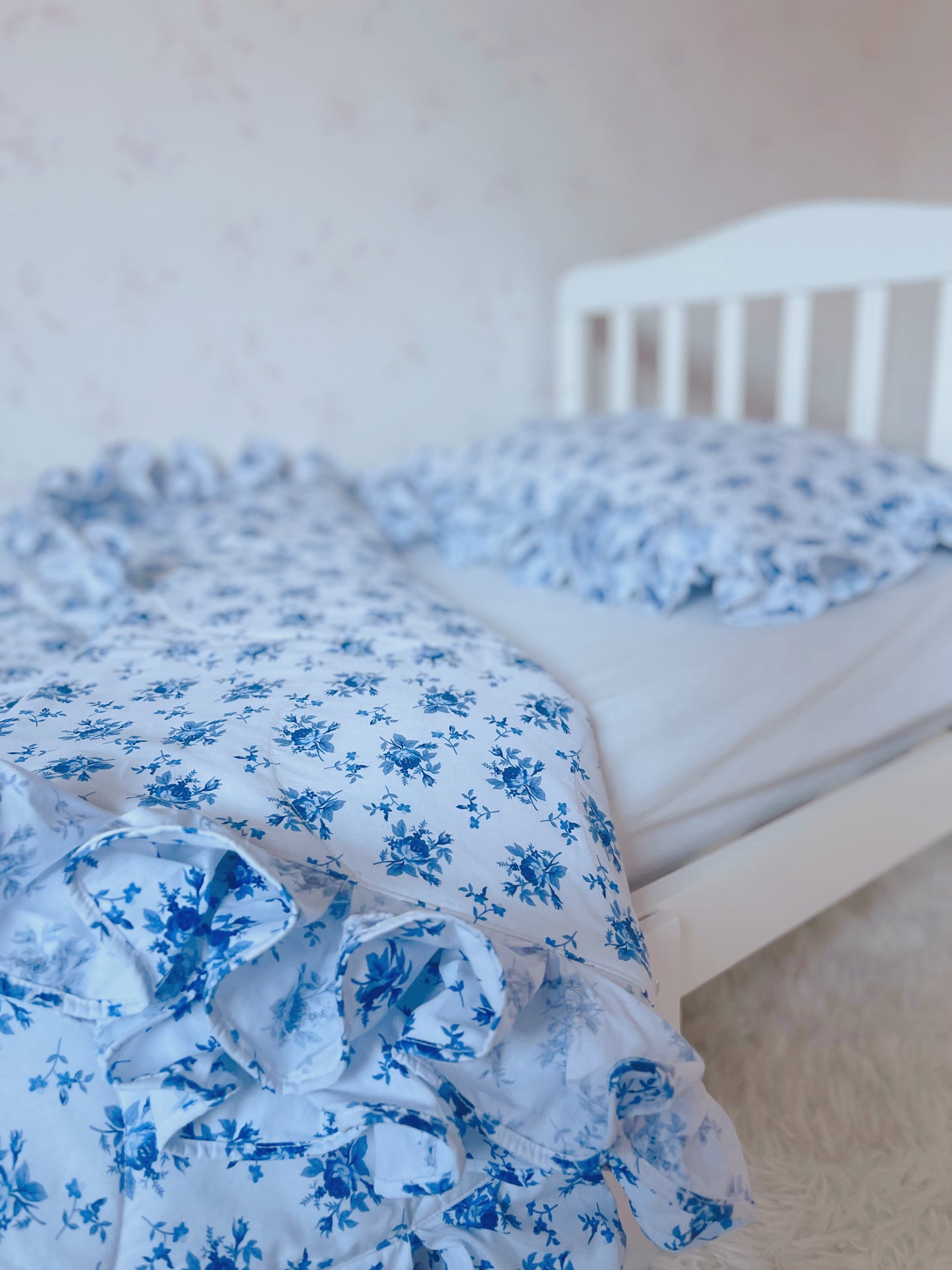 Quilted Toddler Blanket in Blue Kiss