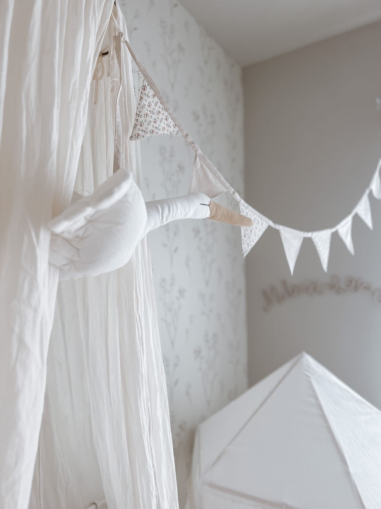 Nursery Flag Garland in Floral