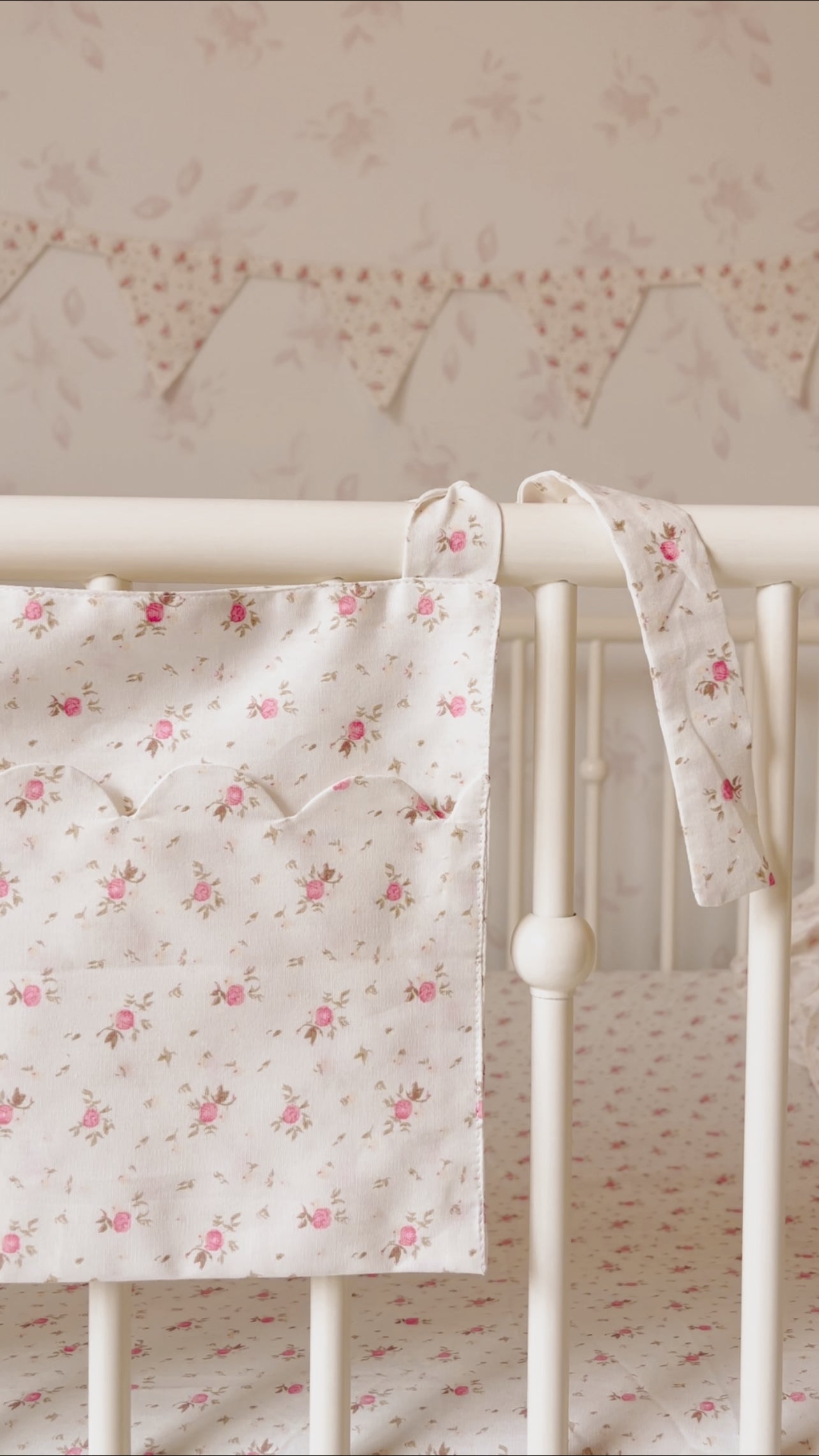 Bed/ Crib Pocket Organizer in Ballerina
